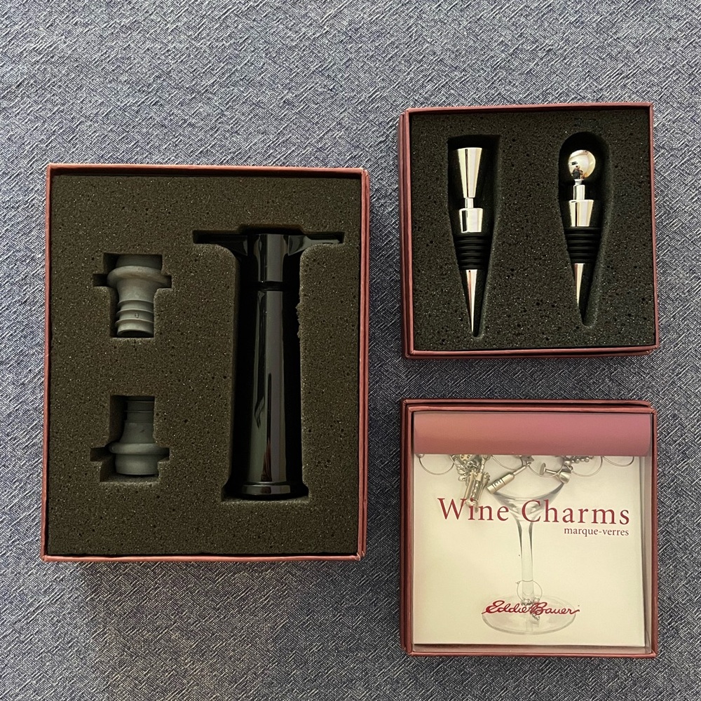 Eddie Bauer Wine Accessory Set